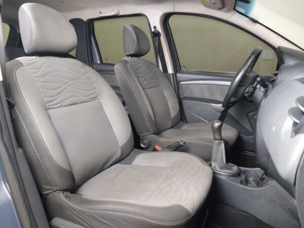 RENAULT DUSTER DYNAMIQUE 1.6 MT FLEX - Image 7