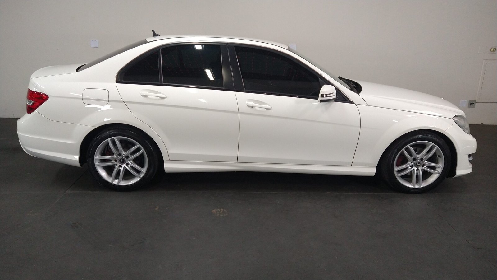 MERCEDES BENS C180 CGI SPORT 1.6 TURBO 4 PORTA AUTOMATICO - Imagem 16