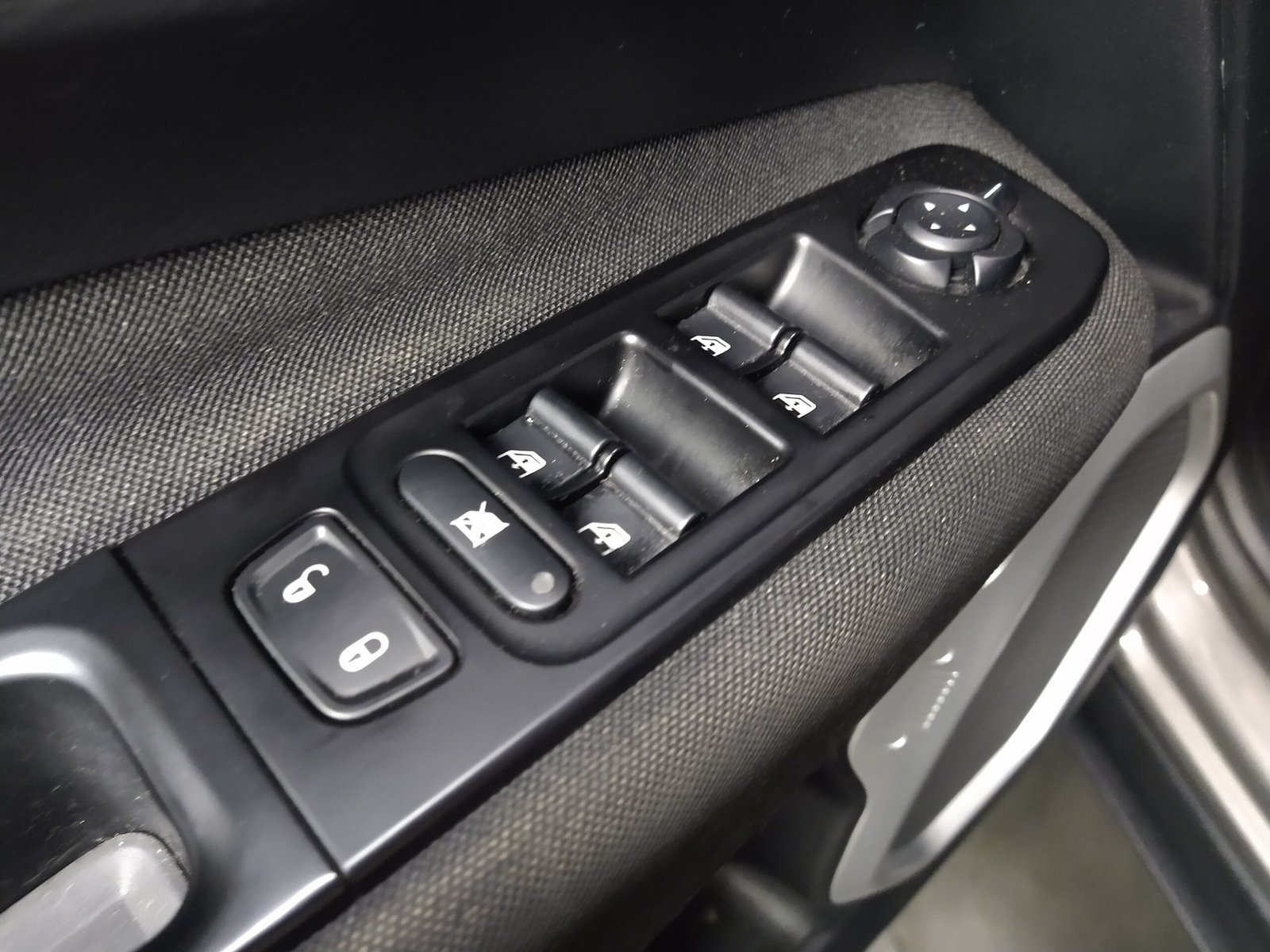 JEEP RENEGADE 1.8 AUTOMÁTICA FLEX 4P. - Imagem 6