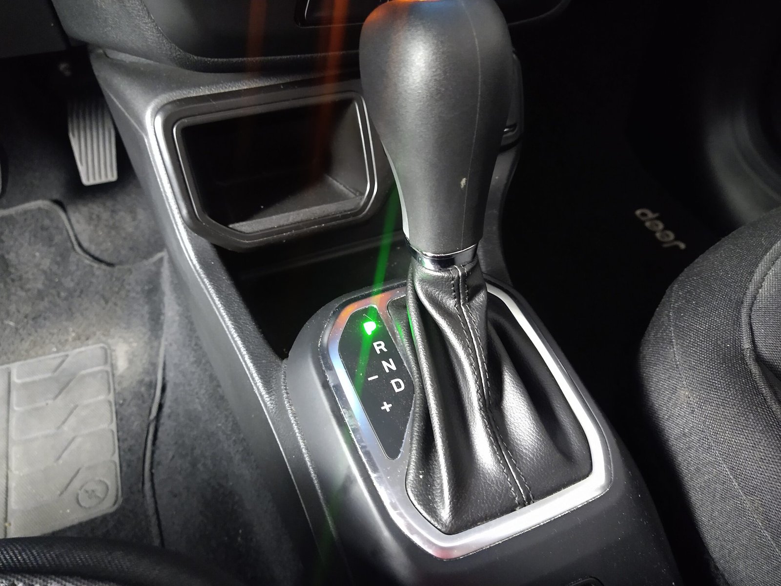 JEEP RENEGADE 1.8 AUTOMÁTICA FLEX 4P. - Imagem 10