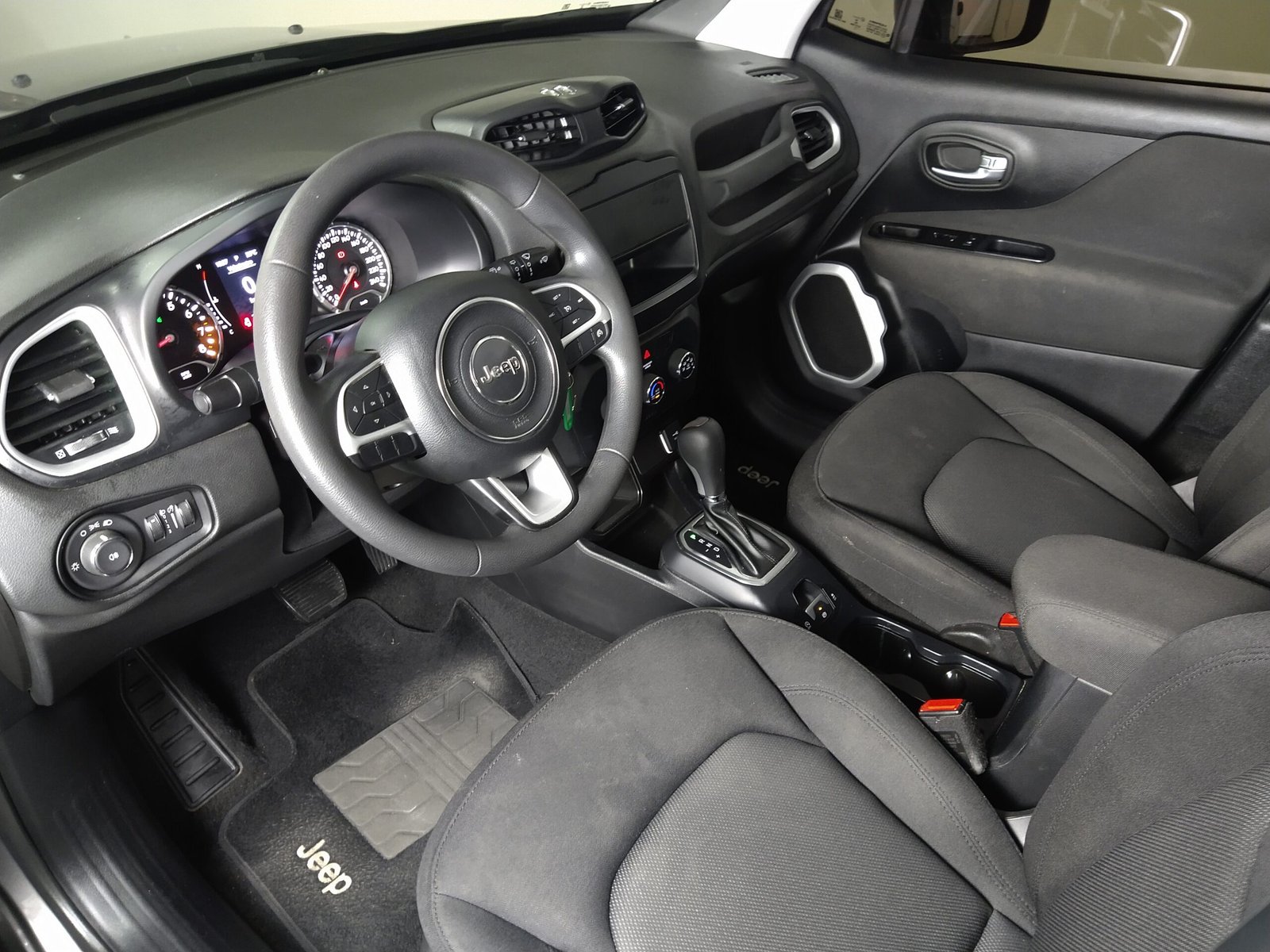 JEEP RENEGADE 1.8 AUTOMÁTICA FLEX 4P. - Imagem 19
