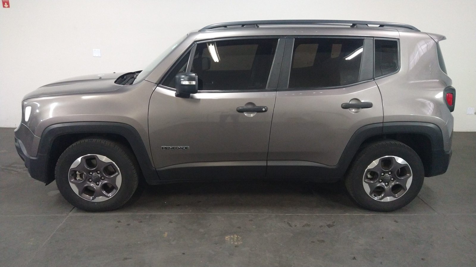 JEEP RENEGADE 1.8 AUTOMÁTICA FLEX 4P. - Imagem 30