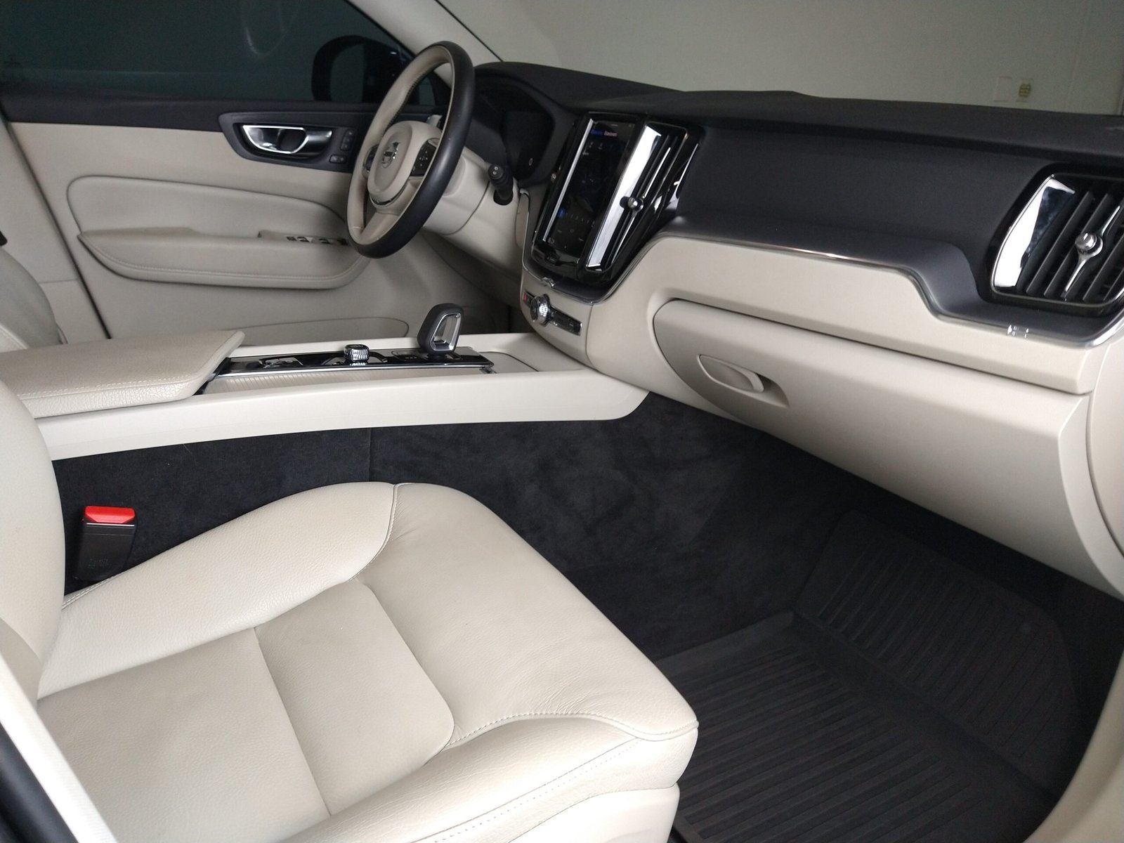 VOLVO XC60 INSCRIPTION EXPRESSION T8 AWD PLUG-IN HYBRID 4P AUTOMÁTICO. - Imagem 8