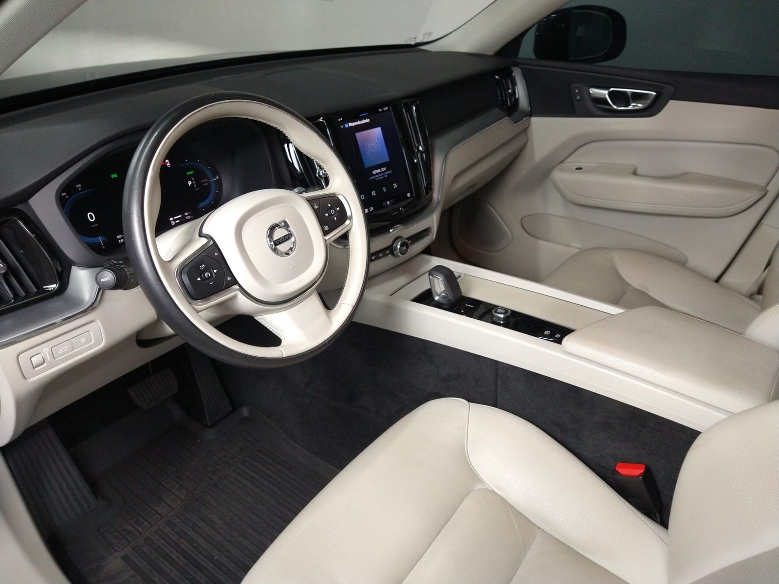 VOLVO XC60 INSCRIPTION EXPRESSION T8 AWD PLUG-IN HYBRID 4P AUTOMÁTICO. - Imagem 9