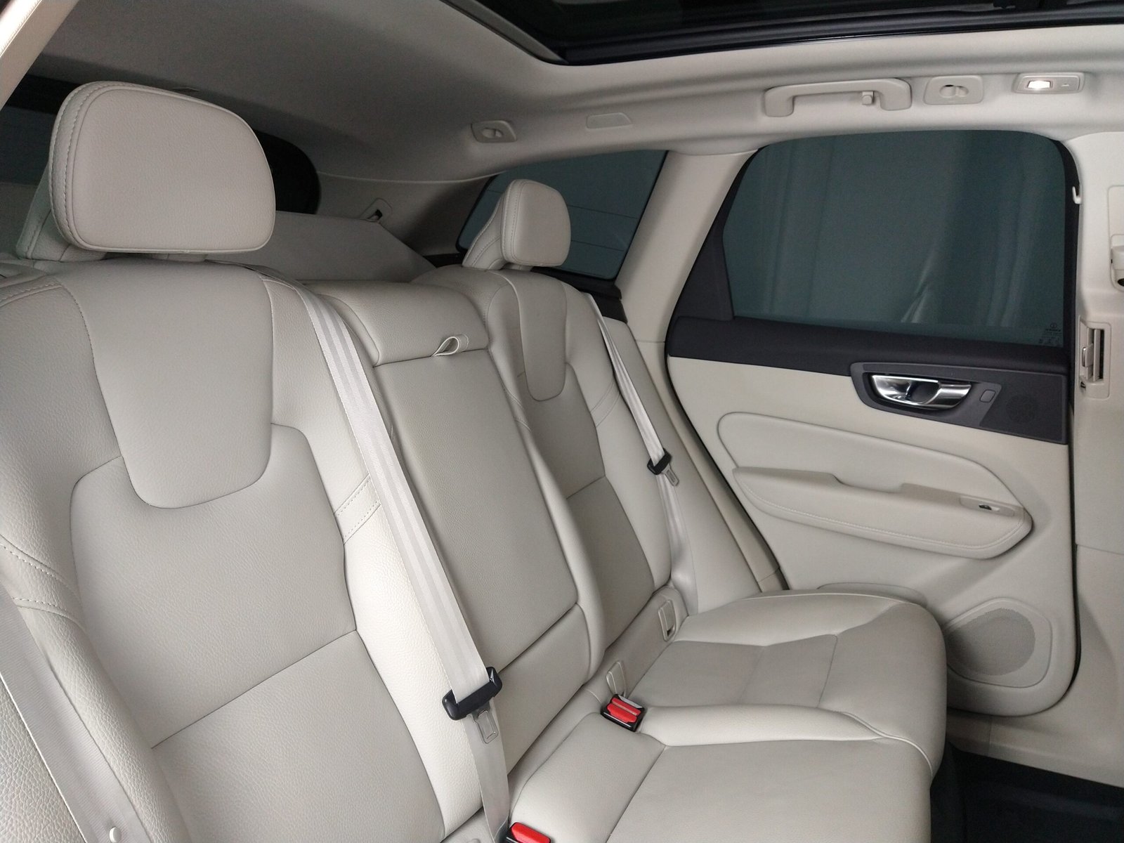 VOLVO XC60 INSCRIPTION EXPRESSION T8 AWD PLUG-IN HYBRID 4P AUTOMÁTICO. - Imagem 11