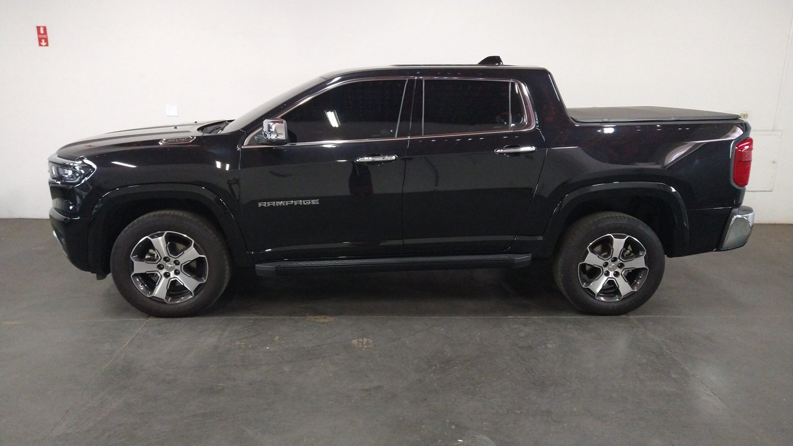 RAM RAMPAGE 2.0 TURBO DIESEL LARAMIE 4X4 AUTOMÁTICO. - Imagem 22