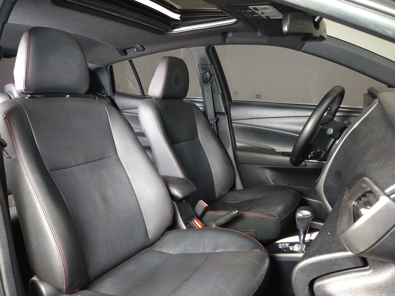 TOYOTA YARIS HATCH 1.5 S FLEX 4P AUTOMÁTICO - Imagem 9