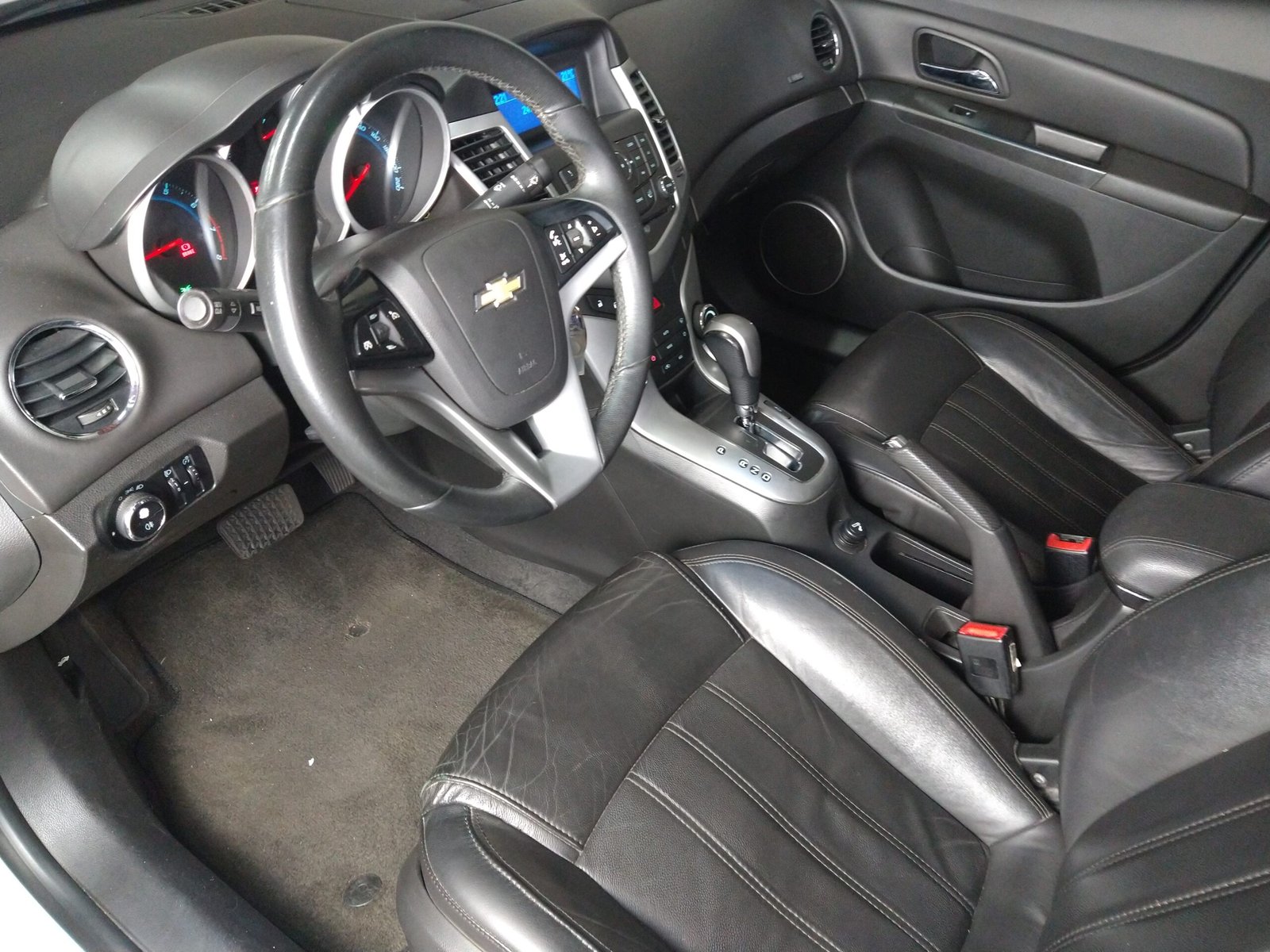 CHEVROLET CRUZE SEDAN LT 1.8 AUTOMÁTICO FLEX - Imagem 12