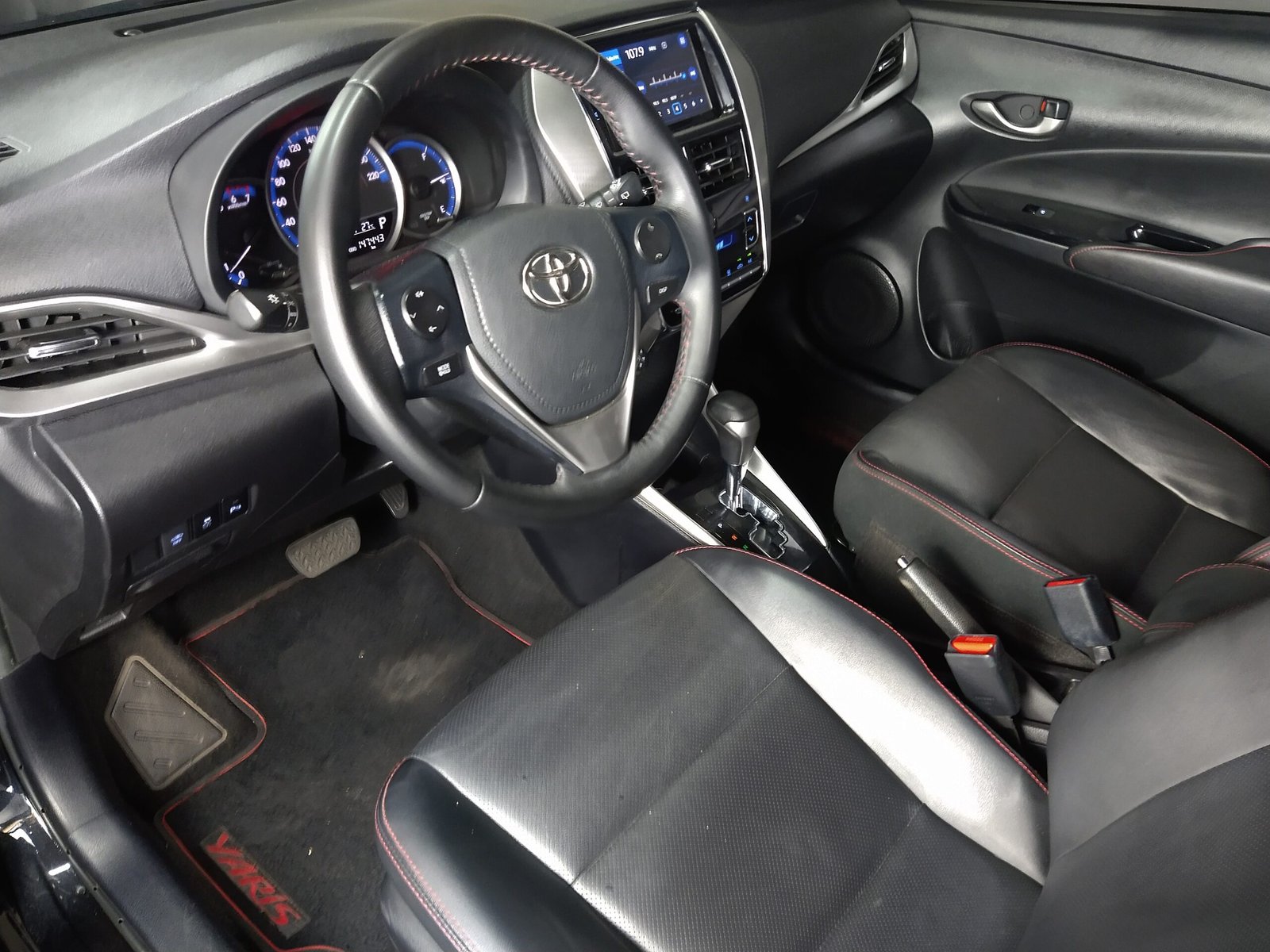 TOYOTA YARIS HATCH 1.5 S FLEX 4P AUTOMÁTICO - Imagem 12