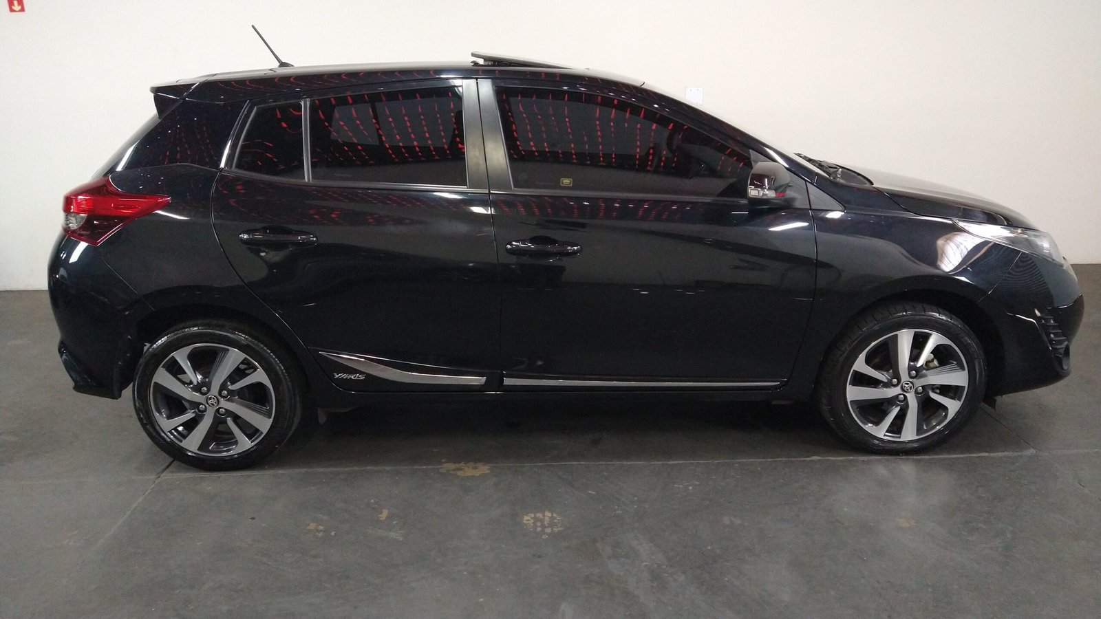 TOYOTA YARIS HATCH 1.5 S FLEX 4P AUTOMÁTICO - Imagem 23