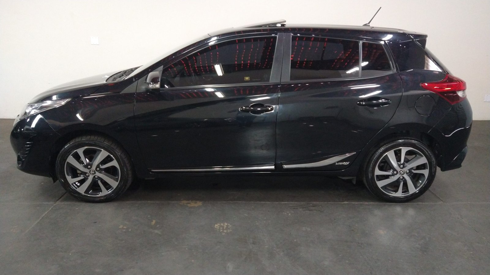 TOYOTA YARIS HATCH 1.5 S FLEX 4P AUTOMÁTICO - Imagem 24