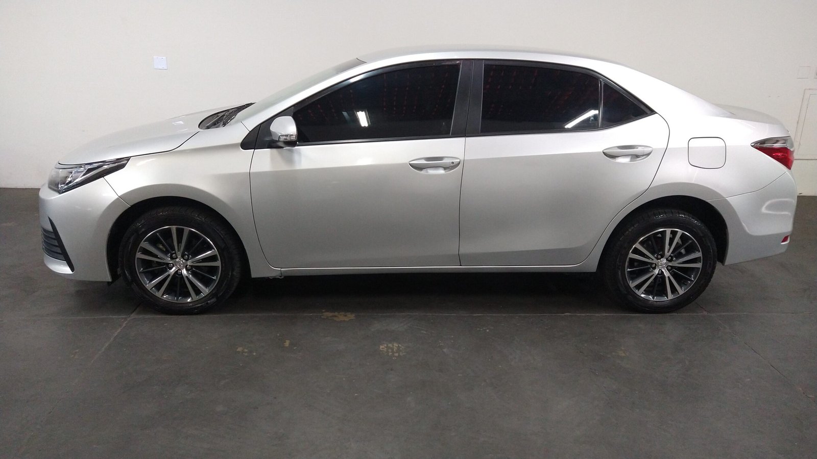 TOYOTA COROLLA 1.8 GLI 16V FLEX 4P CVT AUTOMÁTICO. - Imagem 24