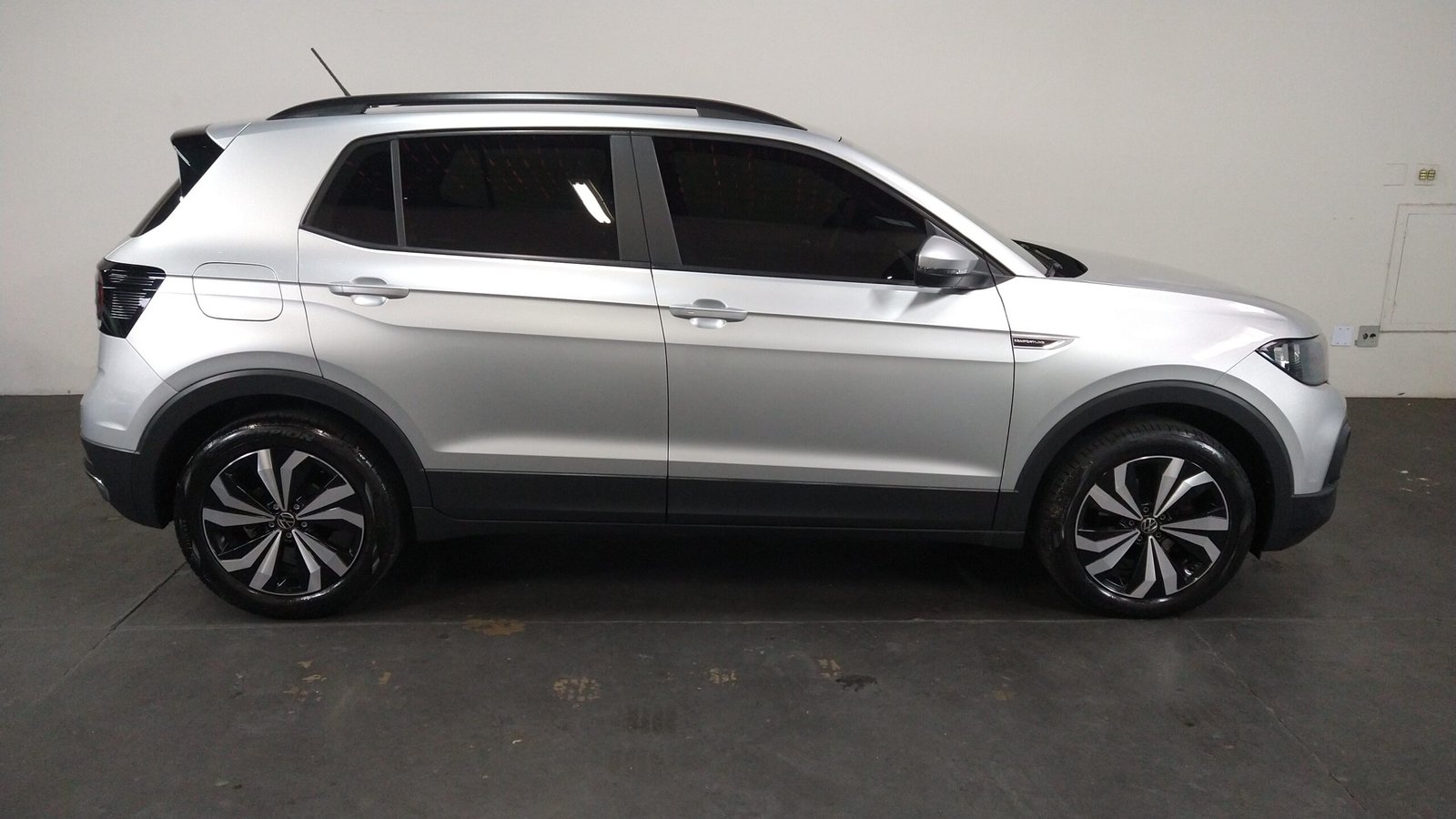 VOLKSWAGEN T-CROSS COMFORTLINE 200 TSI AUTOMÁTICO 4P FLEX - Imagem 9