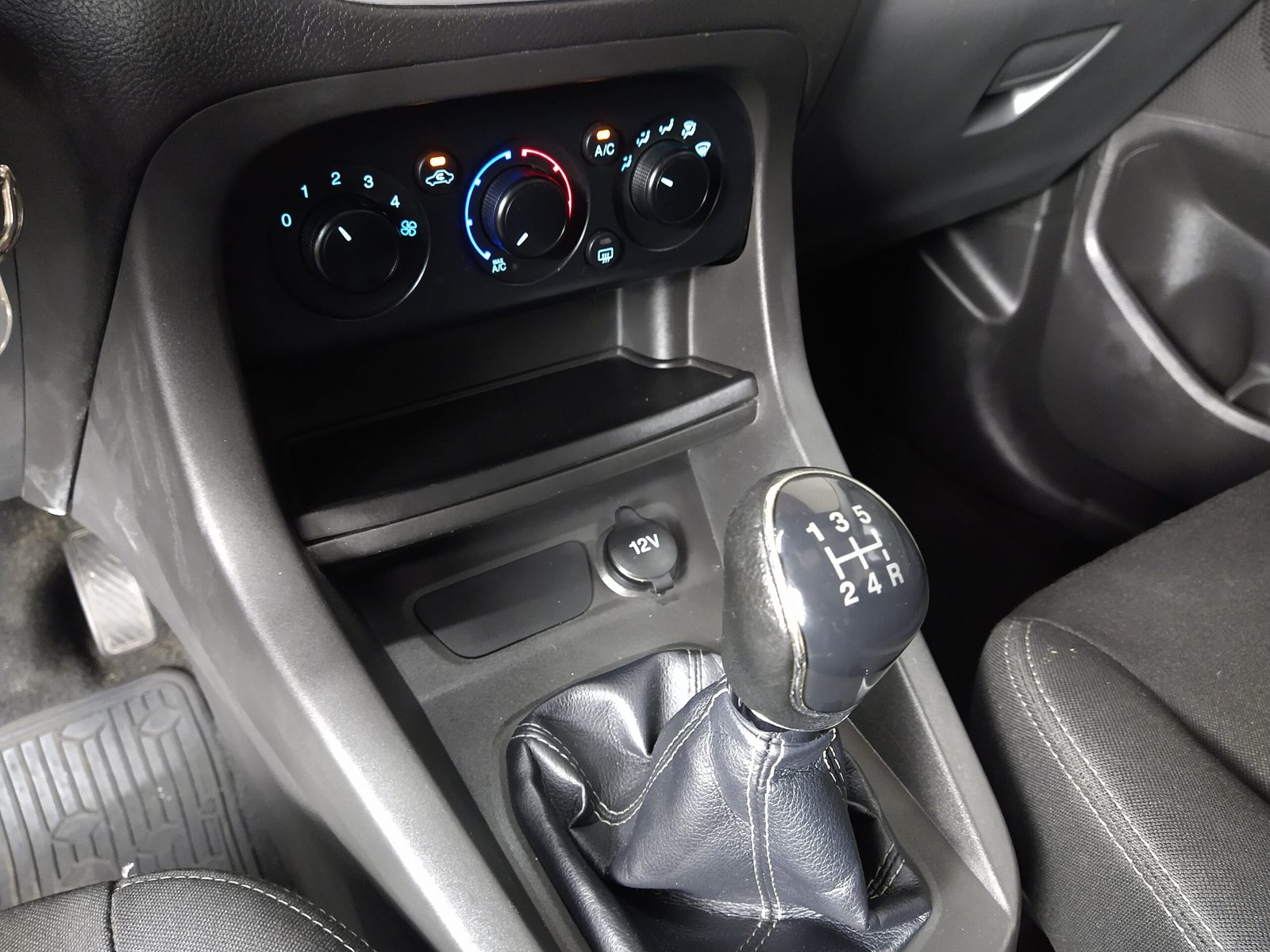 FORD KA HATCH SE 1.0 12V 4P FLEX - Imagem 8