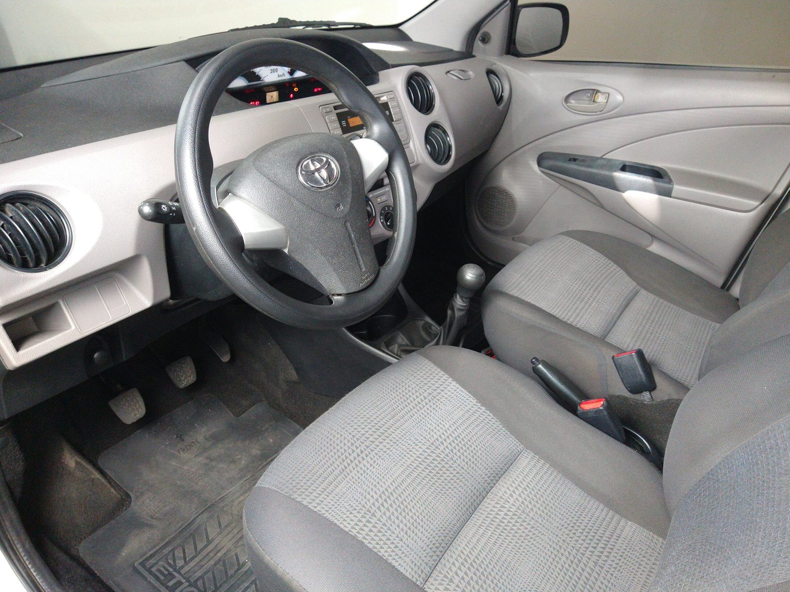 TOYOTA ETIOS 1.3 XS FLEX 4P MANUAL. - Imagem 13