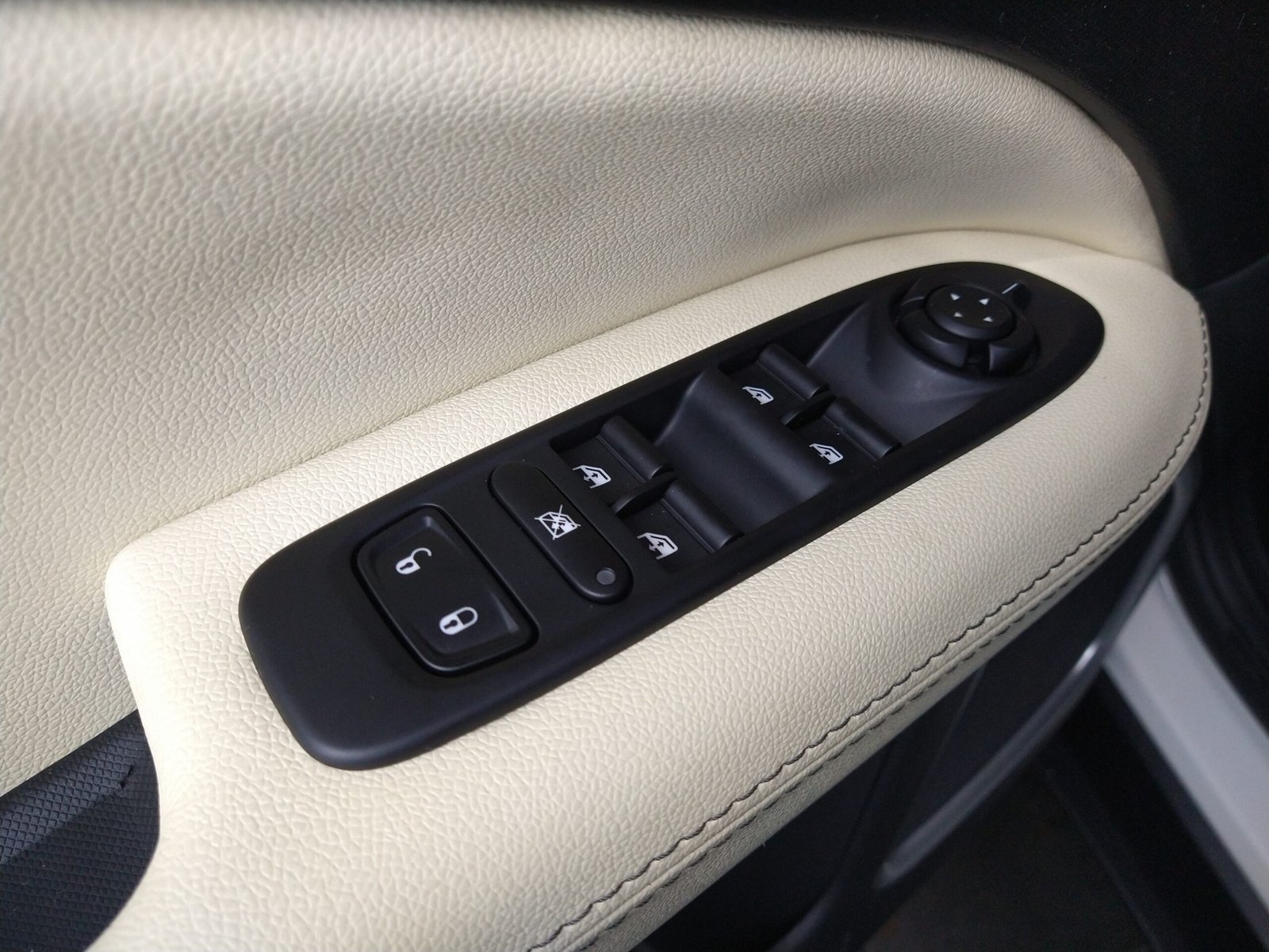 FIAT TORO FREEDOM TURBO T270 FLEX 4P AUTOMÁTICO - Imagem 6