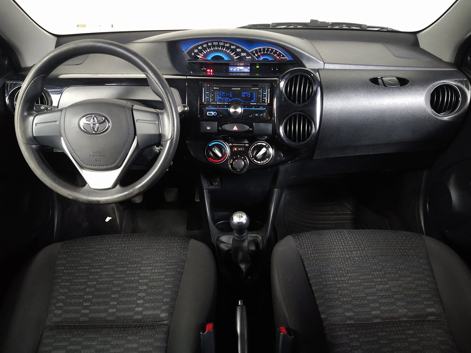 TOYOTA ETIOS HATCH 1.3 X FLEX 4P MANUAL. - Imagem 12