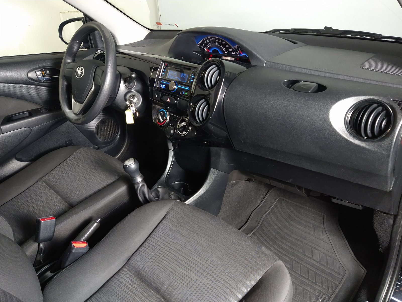 TOYOTA ETIOS HATCH 1.3 X FLEX 4P MANUAL. - Imagem 14