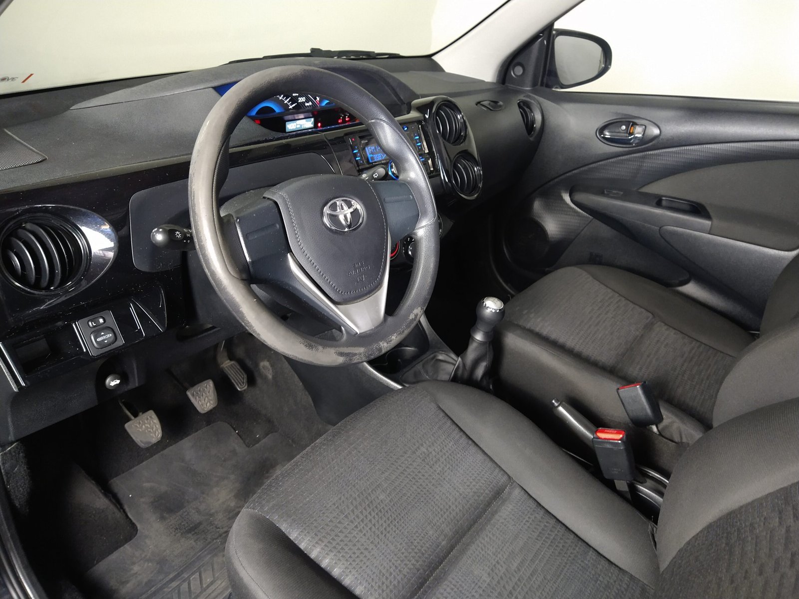 TOYOTA ETIOS HATCH 1.3 X FLEX 4P MANUAL. - Imagem 15