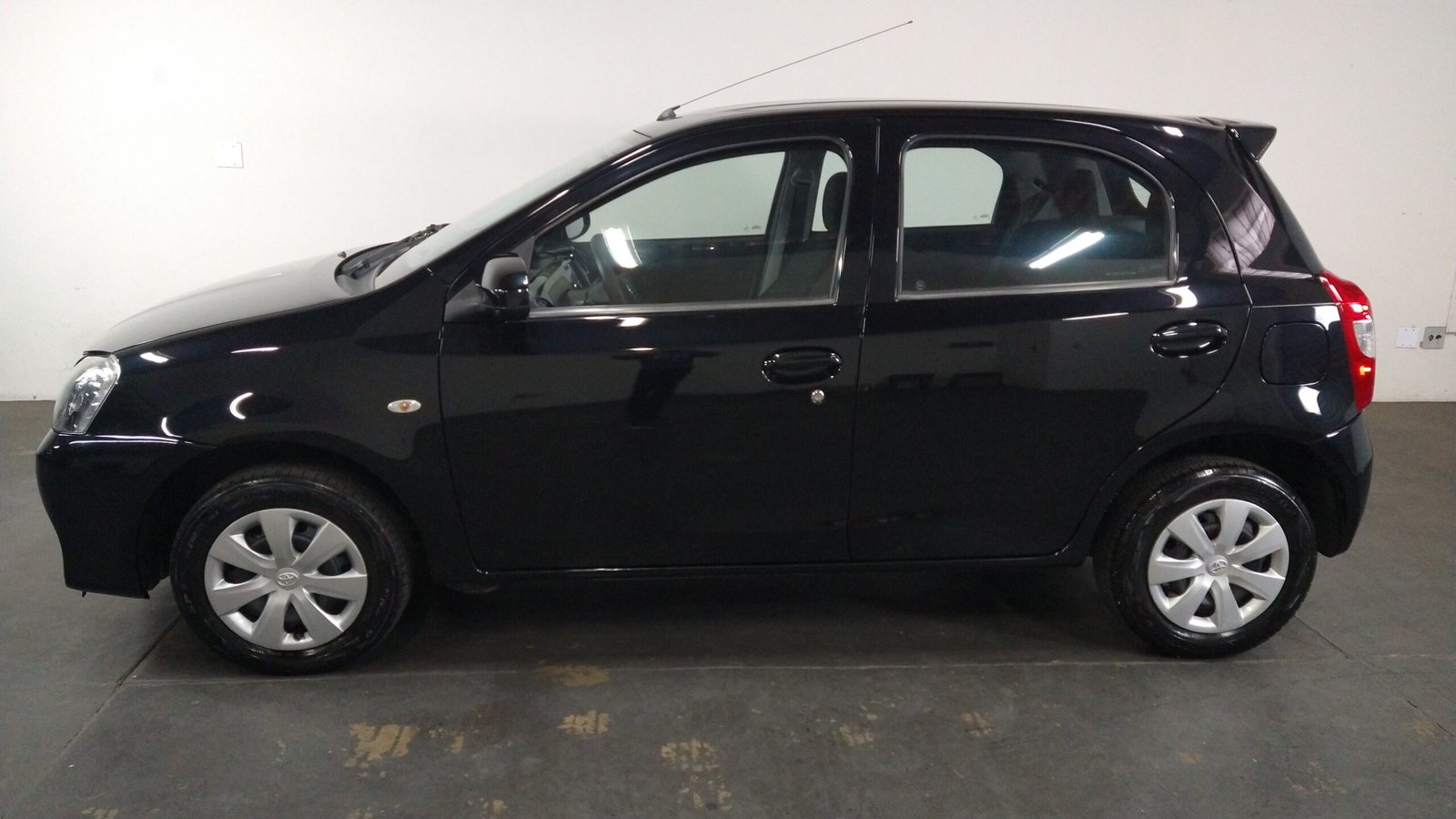TOYOTA ETIOS HATCH 1.3 X FLEX 4P MANUAL. - Imagem 25
