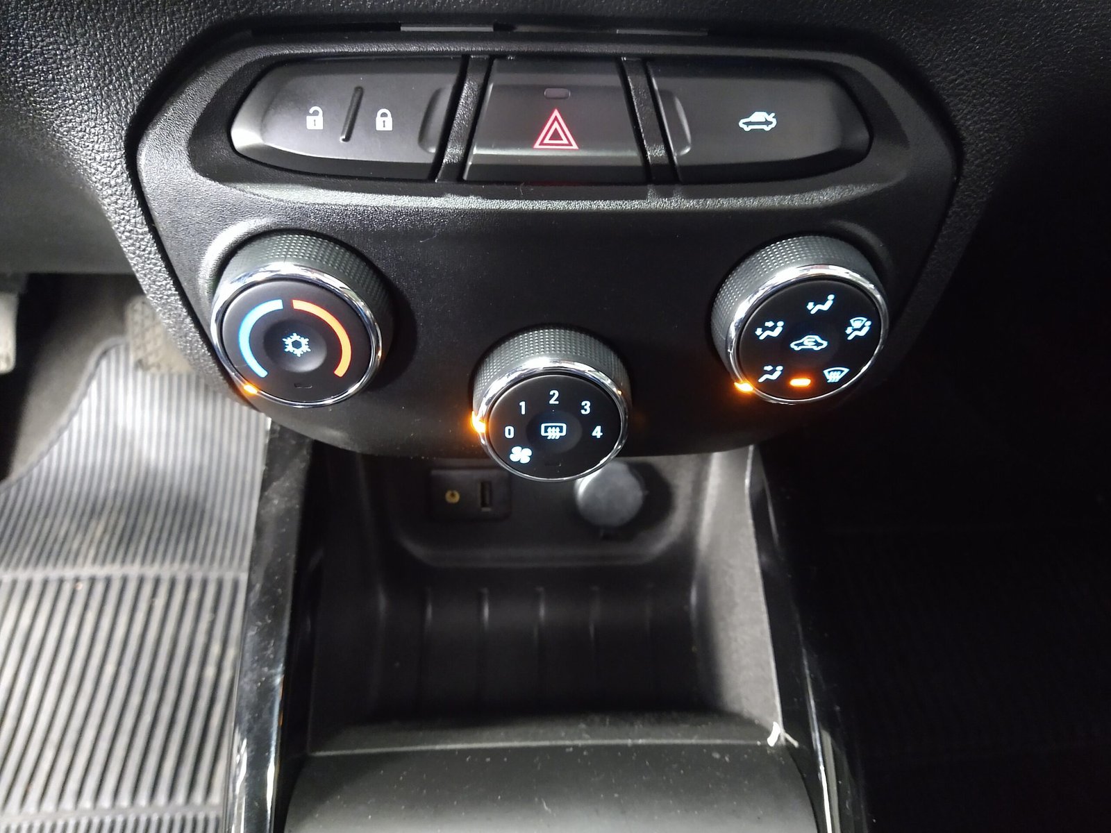 CHEVROLET ONIX LTZ 1.4 FLEX 4P MANUAL. - Imagem 11