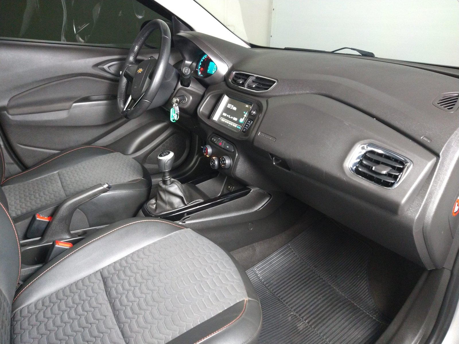 CHEVROLET ONIX LTZ 1.4 FLEX 4P MANUAL. - Imagem 17