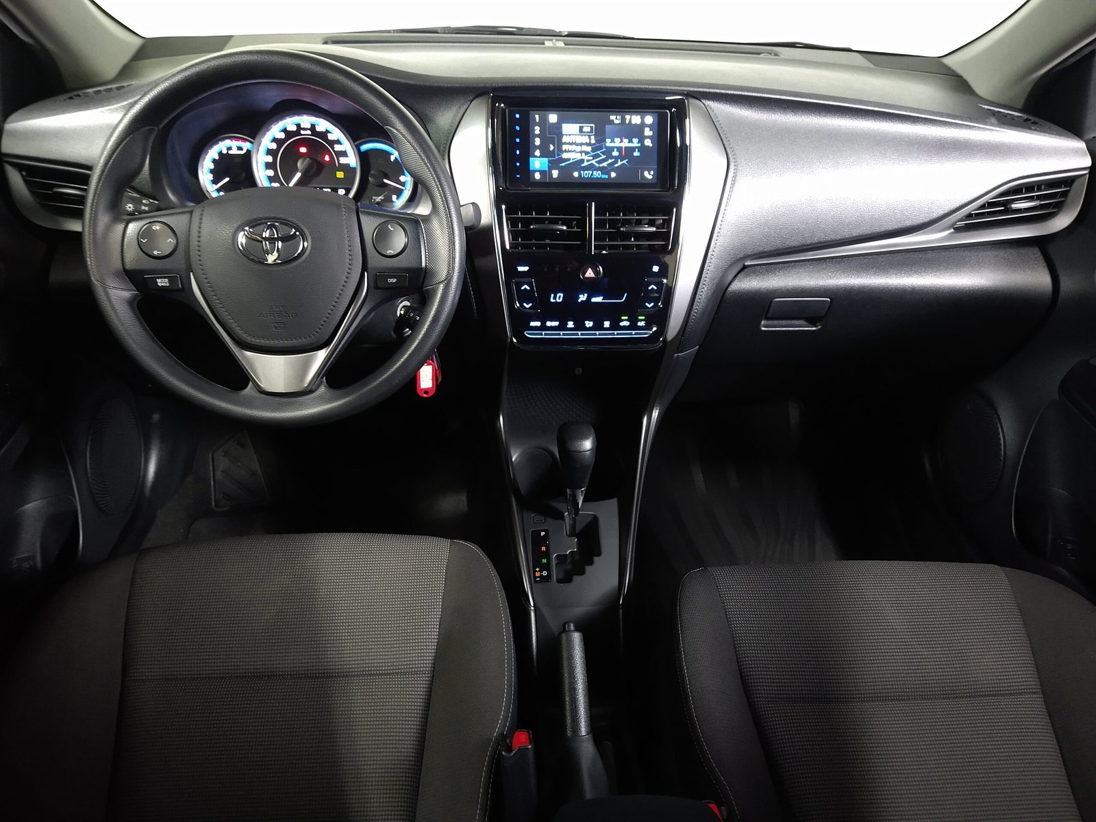 TOYOTA YARIS SEDAN 1.5 XL FLEX 4 PORTAS AUTOMÁTICO - Imagem 16