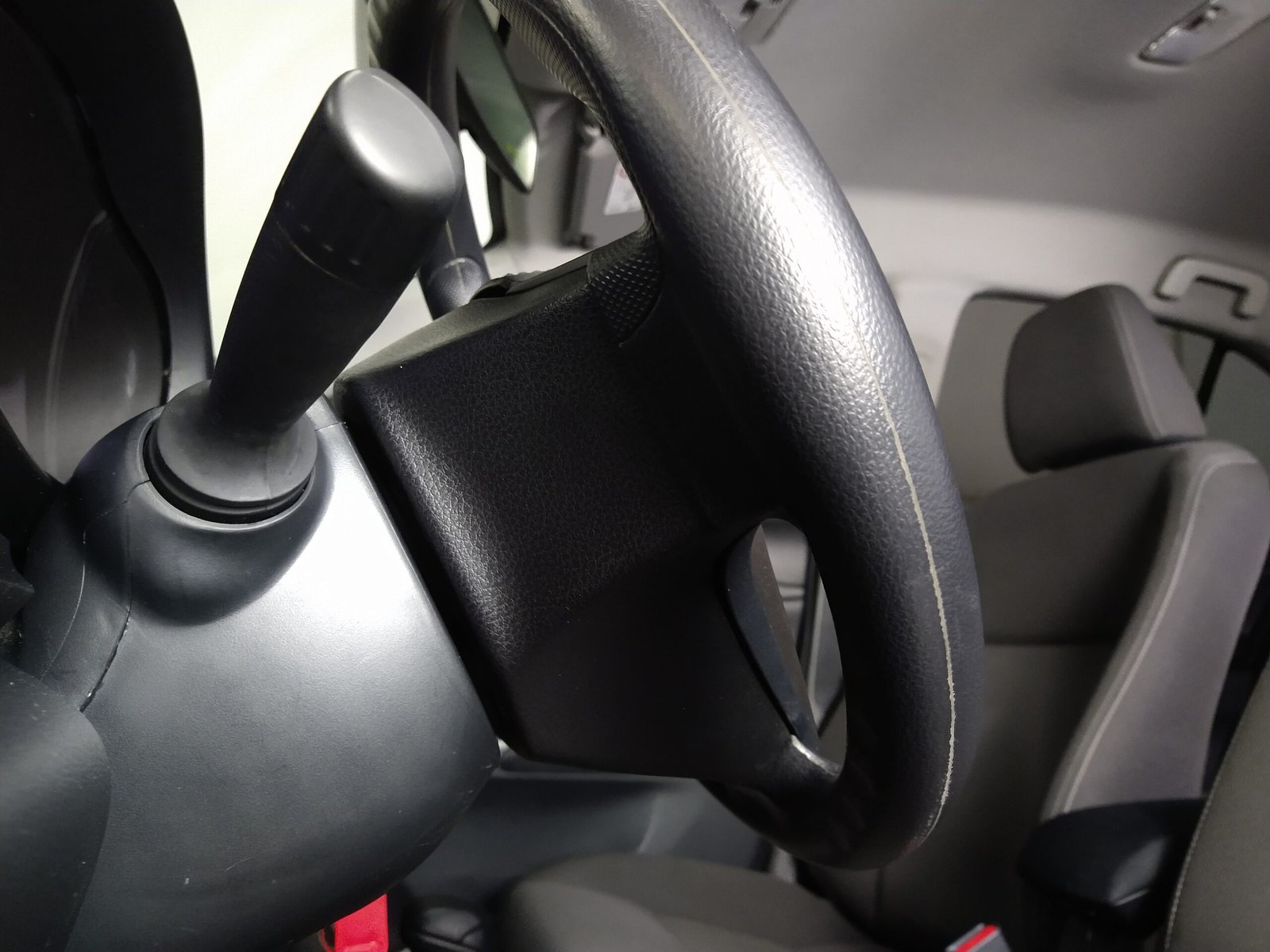 TOYOTA YARIS SEDAN 1.5 XL FLEX 4 PORTAS AUTOMÁTICO - Imagem 8
