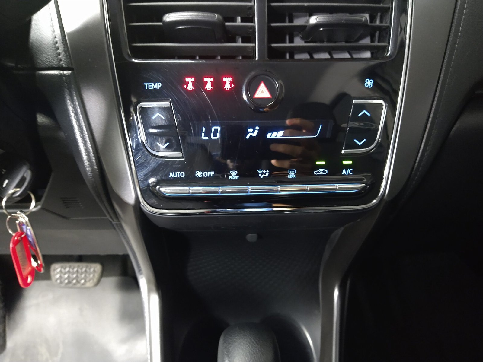 TOYOTA YARIS SEDAN 1.5 XL FLEX 4 PORTAS AUTOMÁTICO - Imagem 10