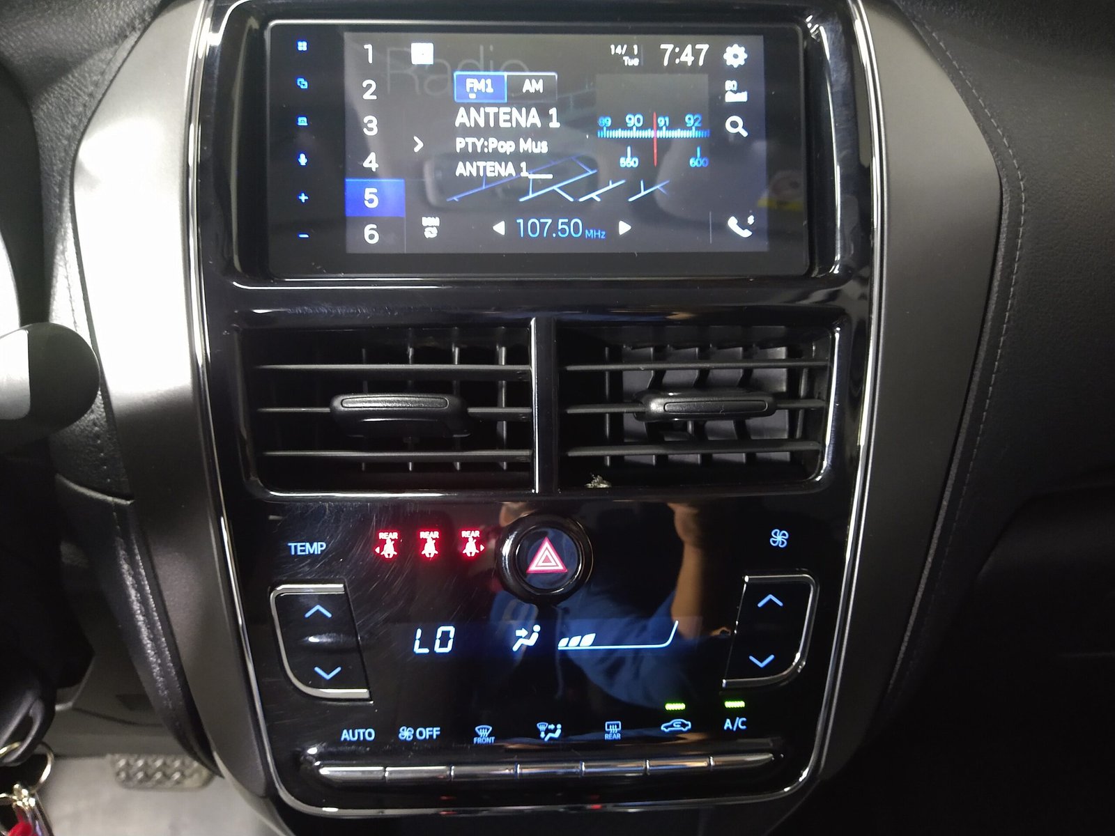 TOYOTA YARIS SEDAN 1.5 XL FLEX 4 PORTAS AUTOMÁTICO - Imagem 11