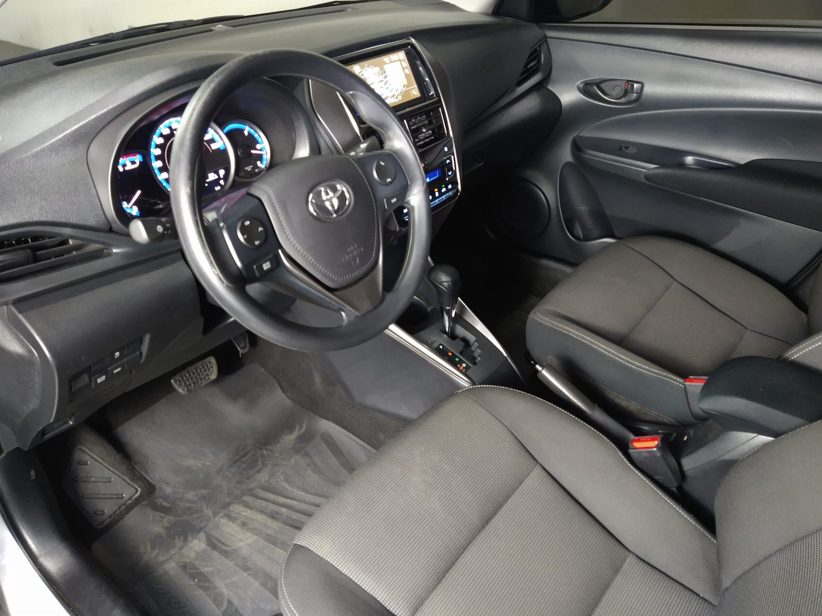 TOYOTA YARIS SEDAN 1.5 XL FLEX 4 PORTAS AUTOMÁTICO - Imagem 19