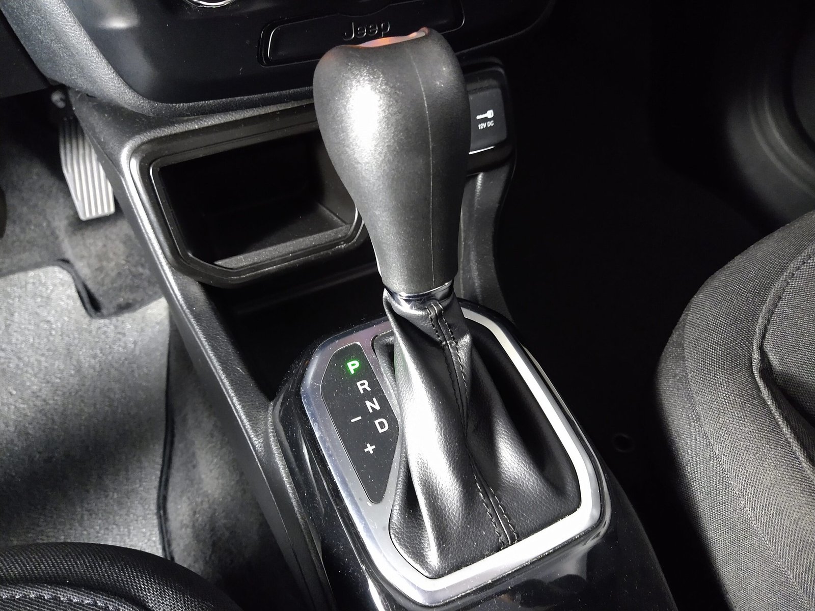 JEEP RENEGADE 1.8 SPORT FLEX 4P. AUTOMÁTICA - Imagem 11