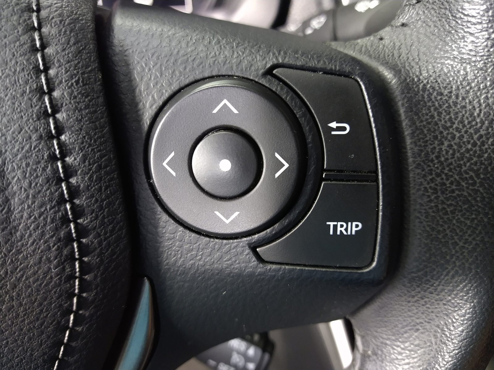 TOYOTA YARIS SEDAN 1.5 XL FLEX 4P. AUTOMÁTICO. - Imagem 12