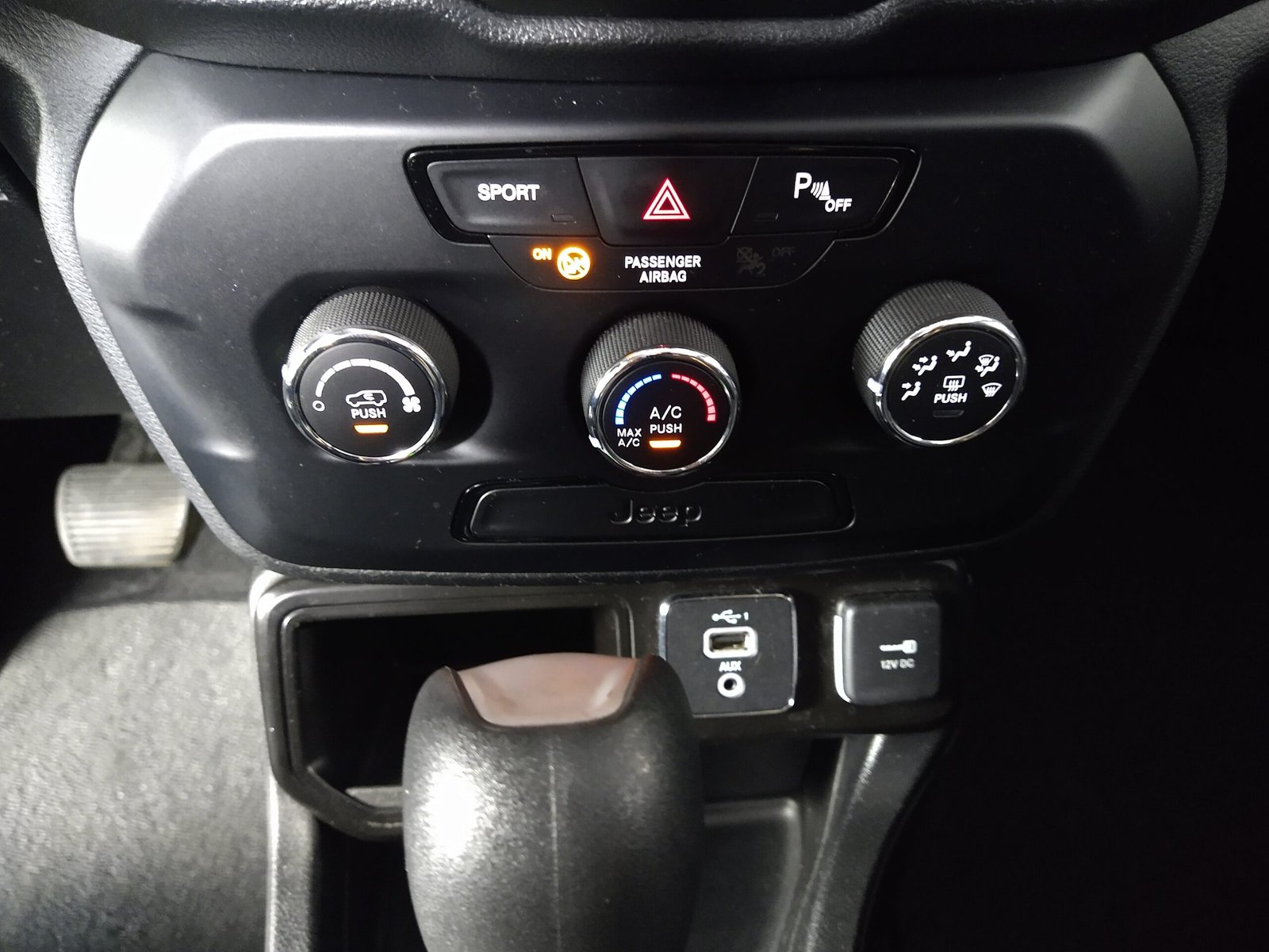 JEEP RENEGADE 1.8 SPORT FLEX 4P. AUTOMÁTICA - Imagem 12