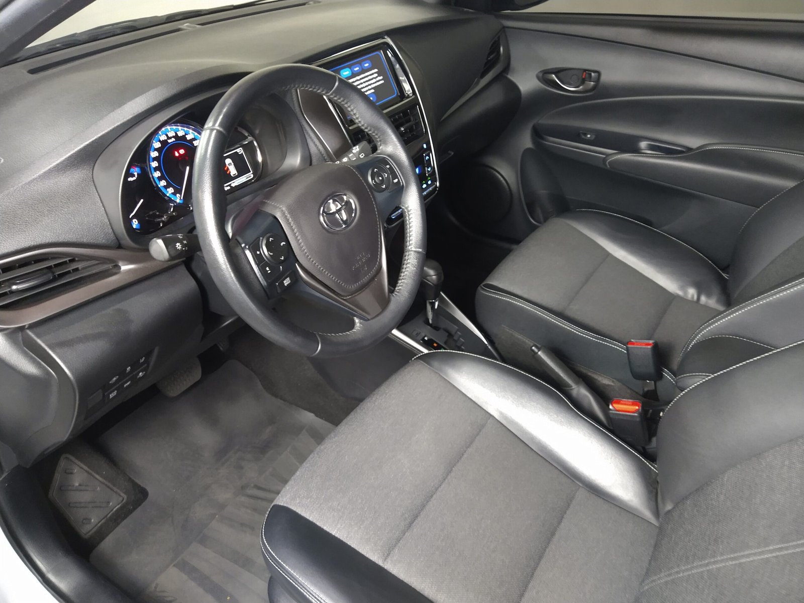 TOYOTA YARIS HATCH 1.5 XS FLEX 4P AUTOMÁTICO. - Imagem 20