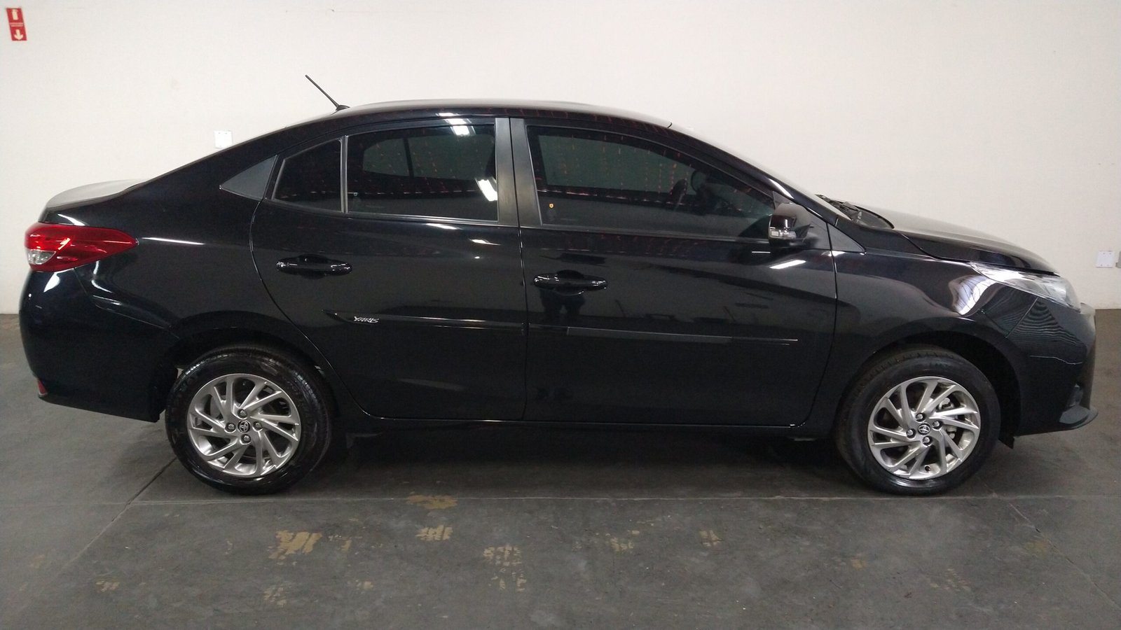 TOYOTA YARIS SEDAN 1.5 XL FLEX 4P. AUTOMÁTICO. - Imagem 28