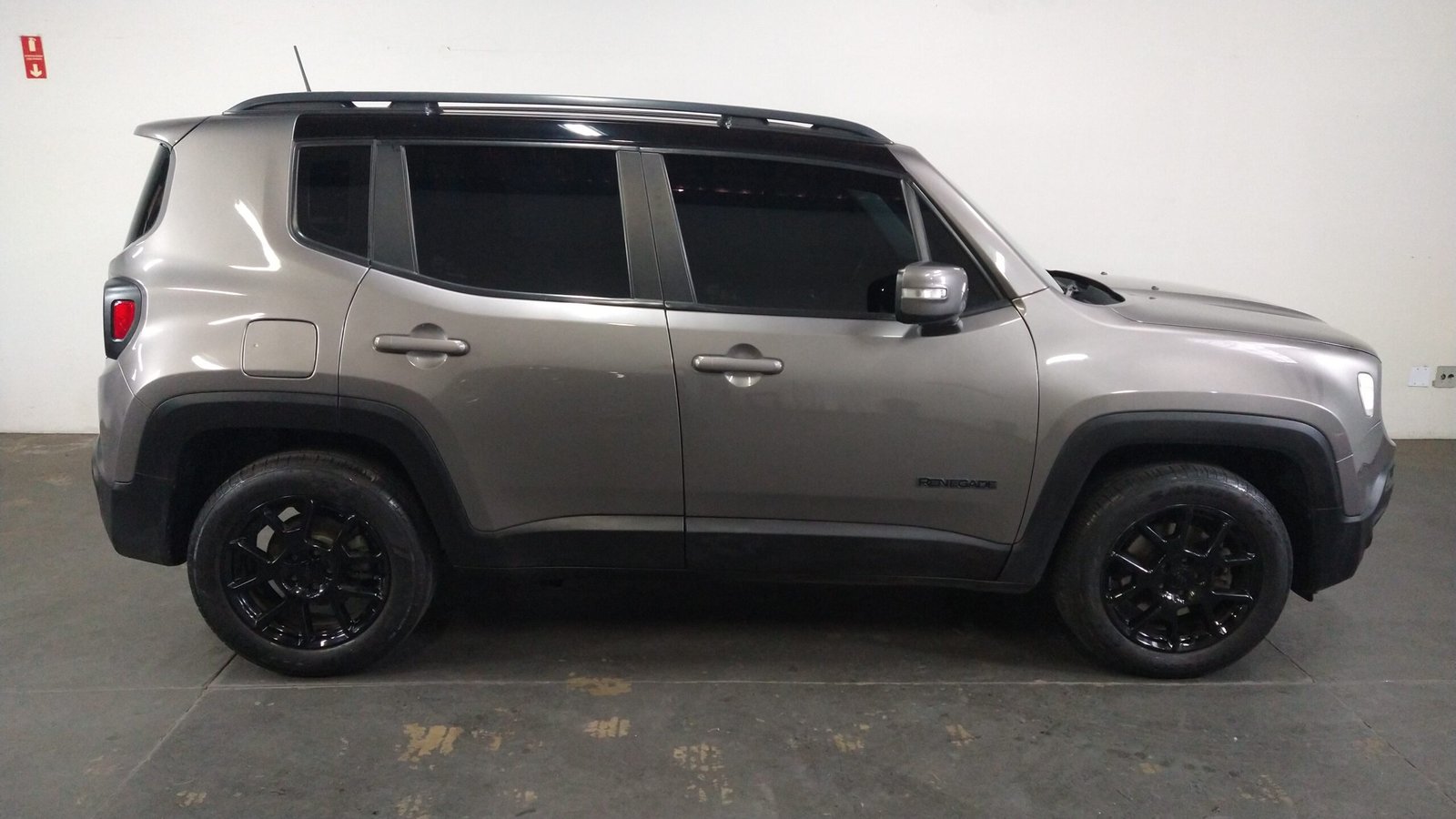 JEEP RENEGADE 1.8 SPORT FLEX 4P. AUTOMÁTICA - Imagem 31
