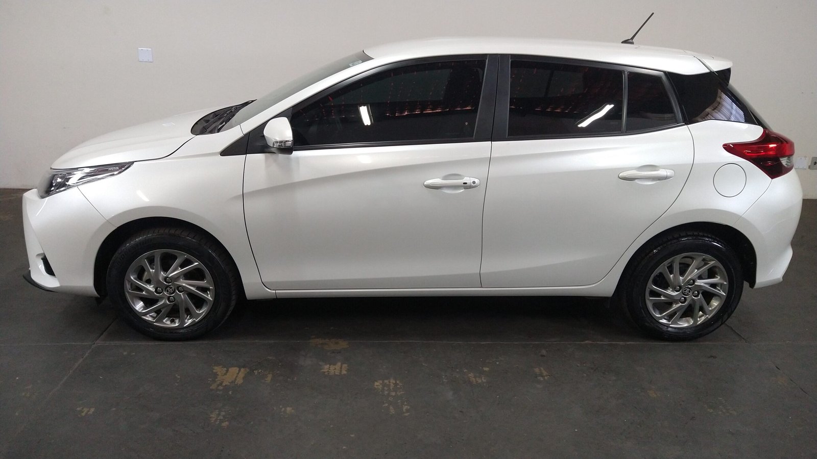 TOYOTA YARIS HATCH 1.5 XS FLEX 4P AUTOMÁTICO. - Imagem 32