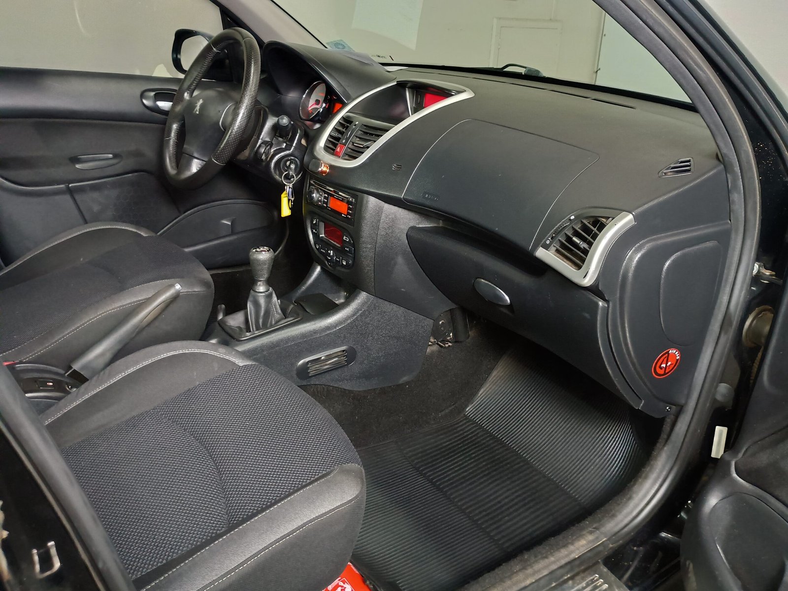 PEUGEOT 207 PASSION XS 1.6 4P FLEX - Imagem 7
