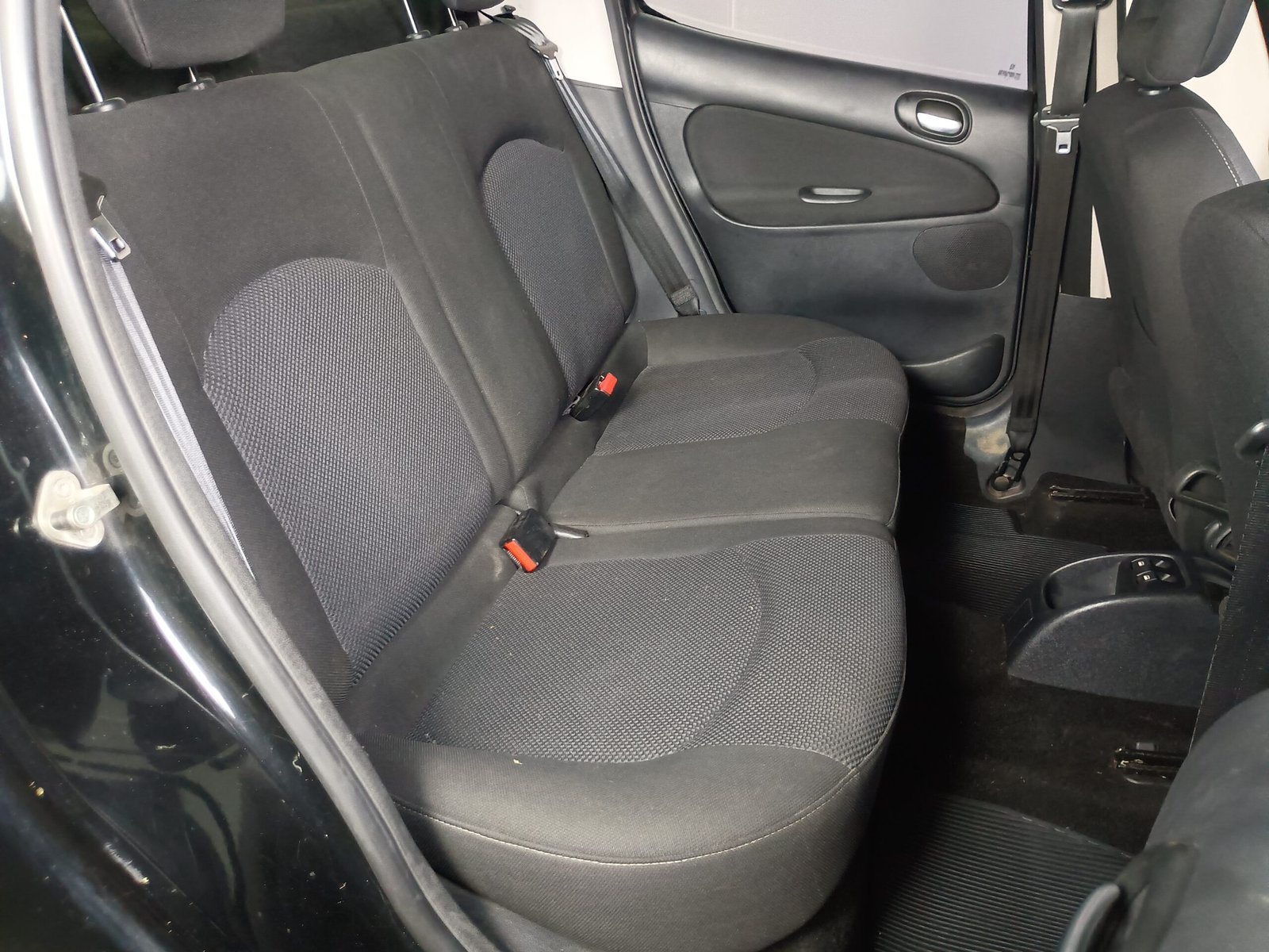 PEUGEOT 207 PASSION XS 1.6 4P FLEX - Imagem 10