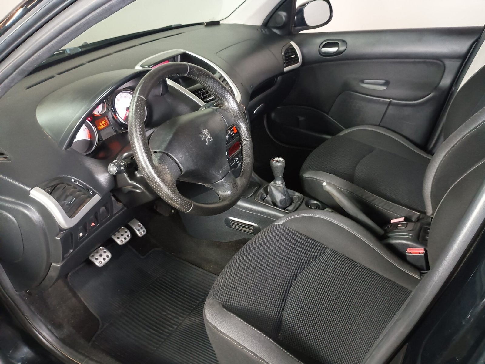 PEUGEOT 207 PASSION XS 1.6 4P FLEX - Imagem 9