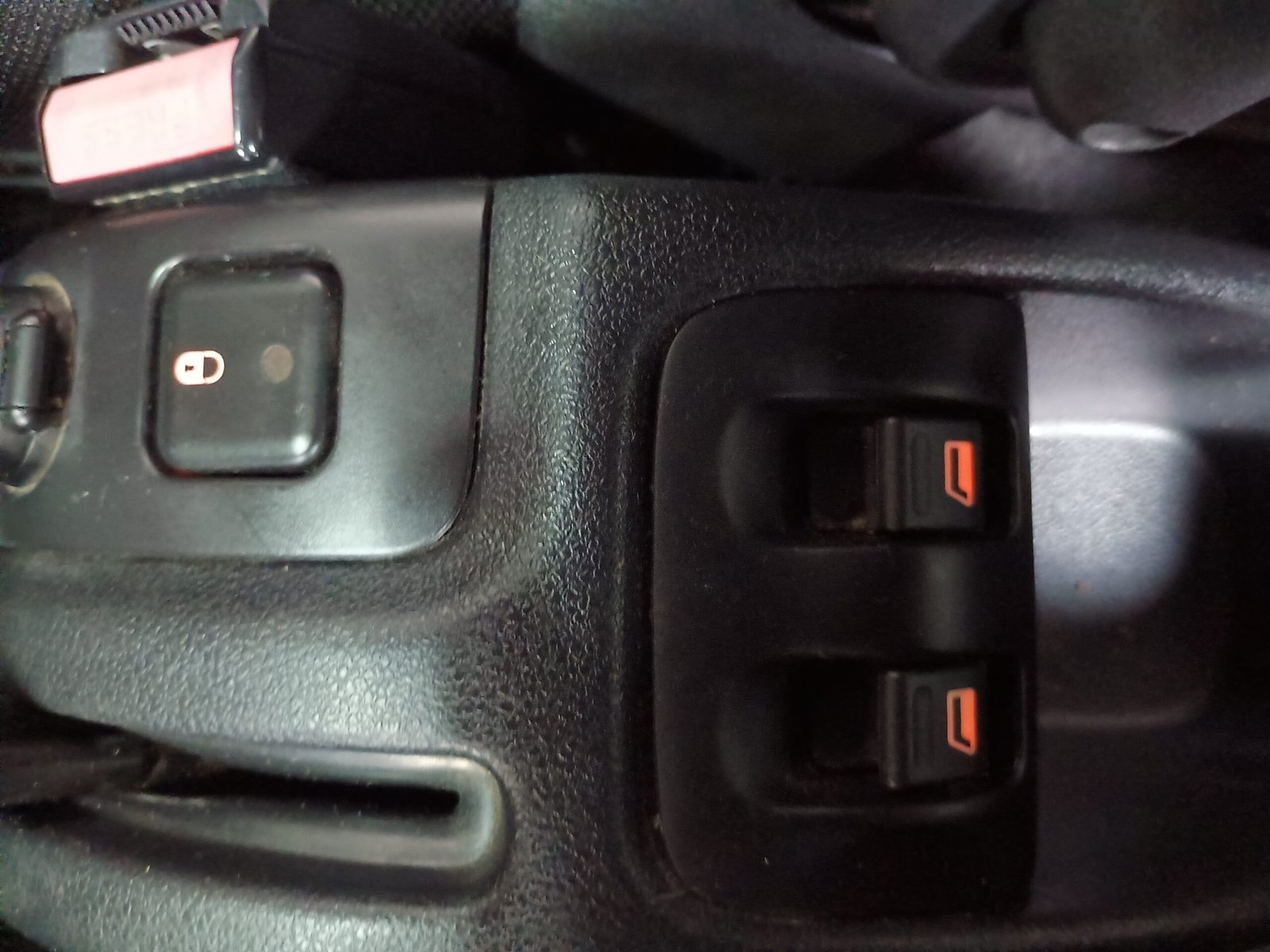 PEUGEOT 207 PASSION XS 1.6 4P FLEX - Imagem 14