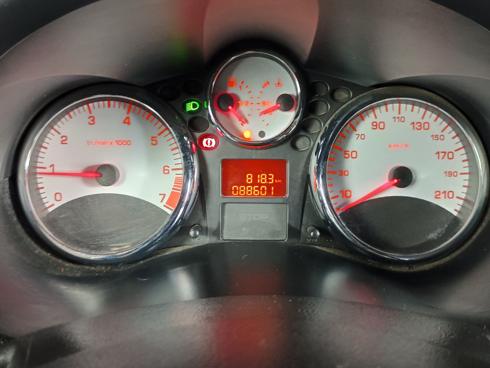PEUGEOT 207 PASSION XS 1.6 4P FLEX - Imagem 16