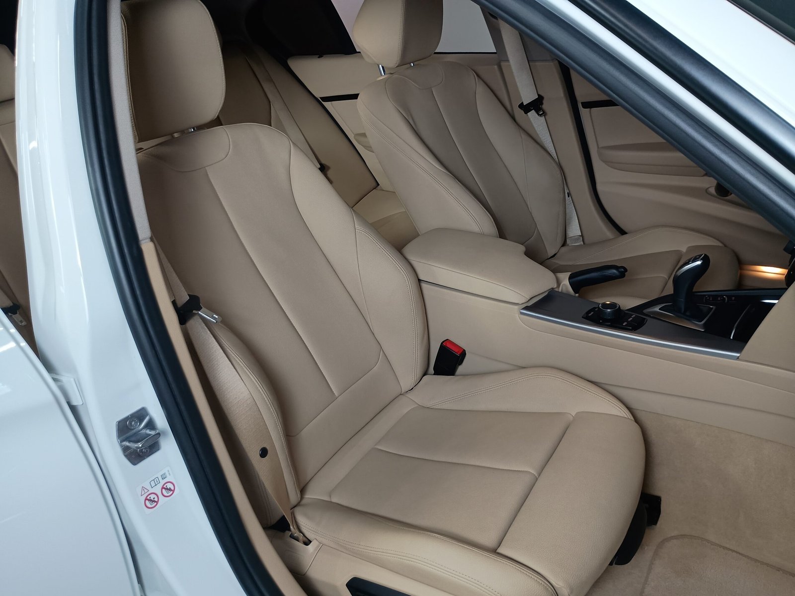BMW 320i ACTIVE FLEX 4P AUTOMÁTICO. - Imagem 18