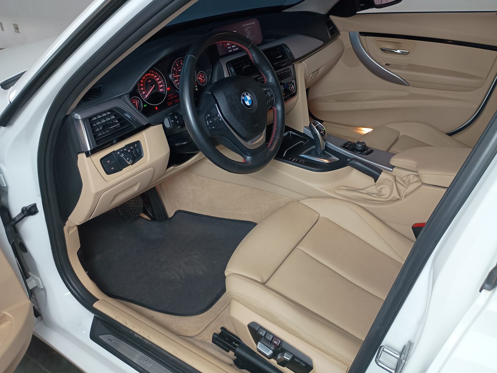BMW 320i ACTIVE FLEX 4P AUTOMÁTICO. - Imagem 19