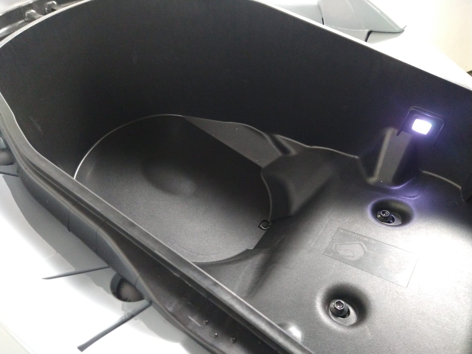 YAMAHA XMAX 300 CONNECTED GASOLINA. - Imagem 9