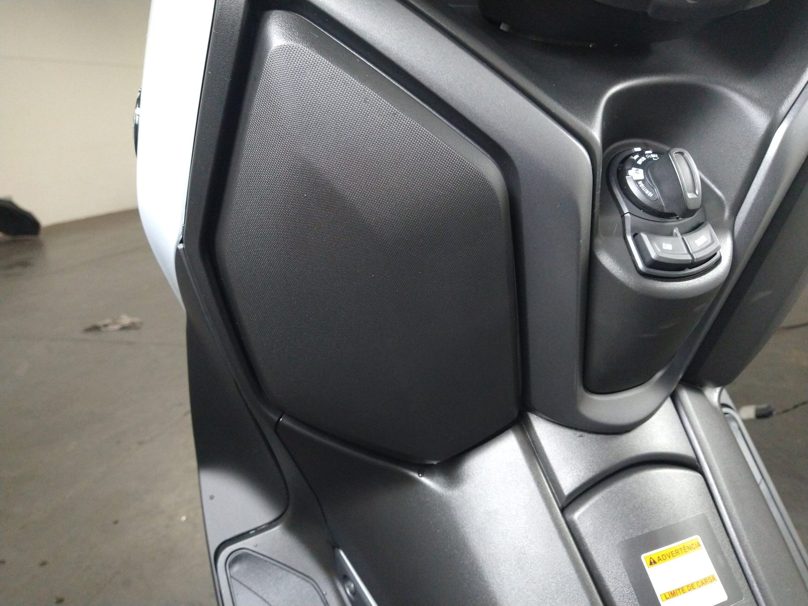 YAMAHA XMAX 300 CONNECTED GASOLINA. - Imagem 13