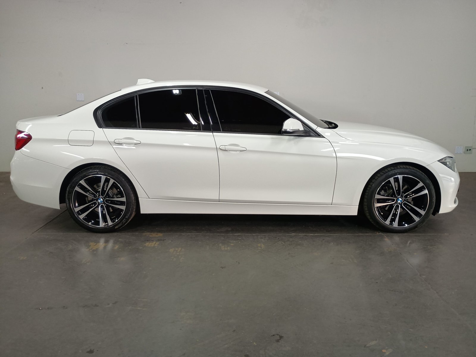 BMW 320i ACTIVE FLEX 4P AUTOMÁTICO. - Imagem 27