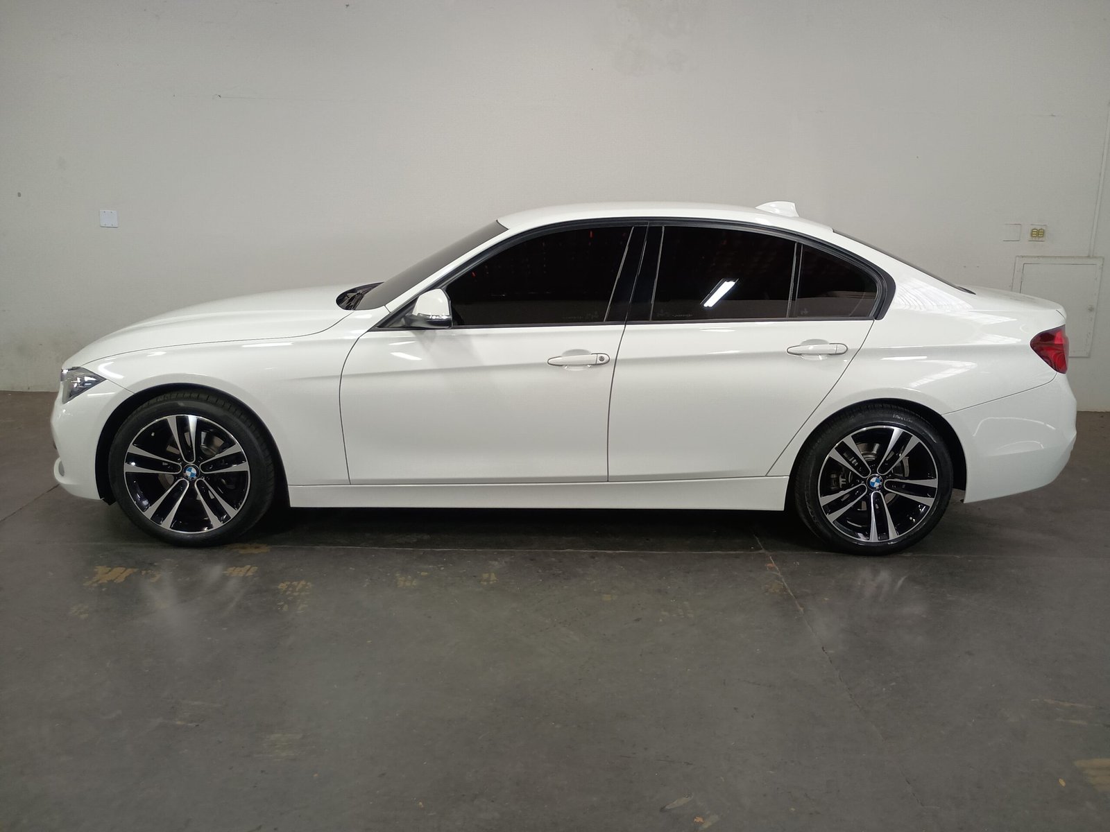BMW 320i ACTIVE FLEX 4P AUTOMÁTICO. - Imagem 29