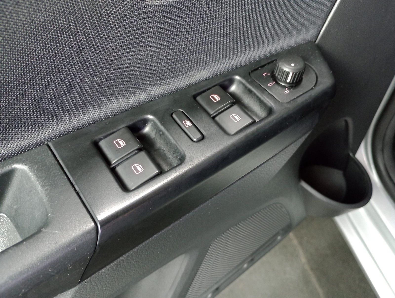 VOLKSWAGEN FOX 1.6 MI FLEX 4P MANUAL - Imagem 6